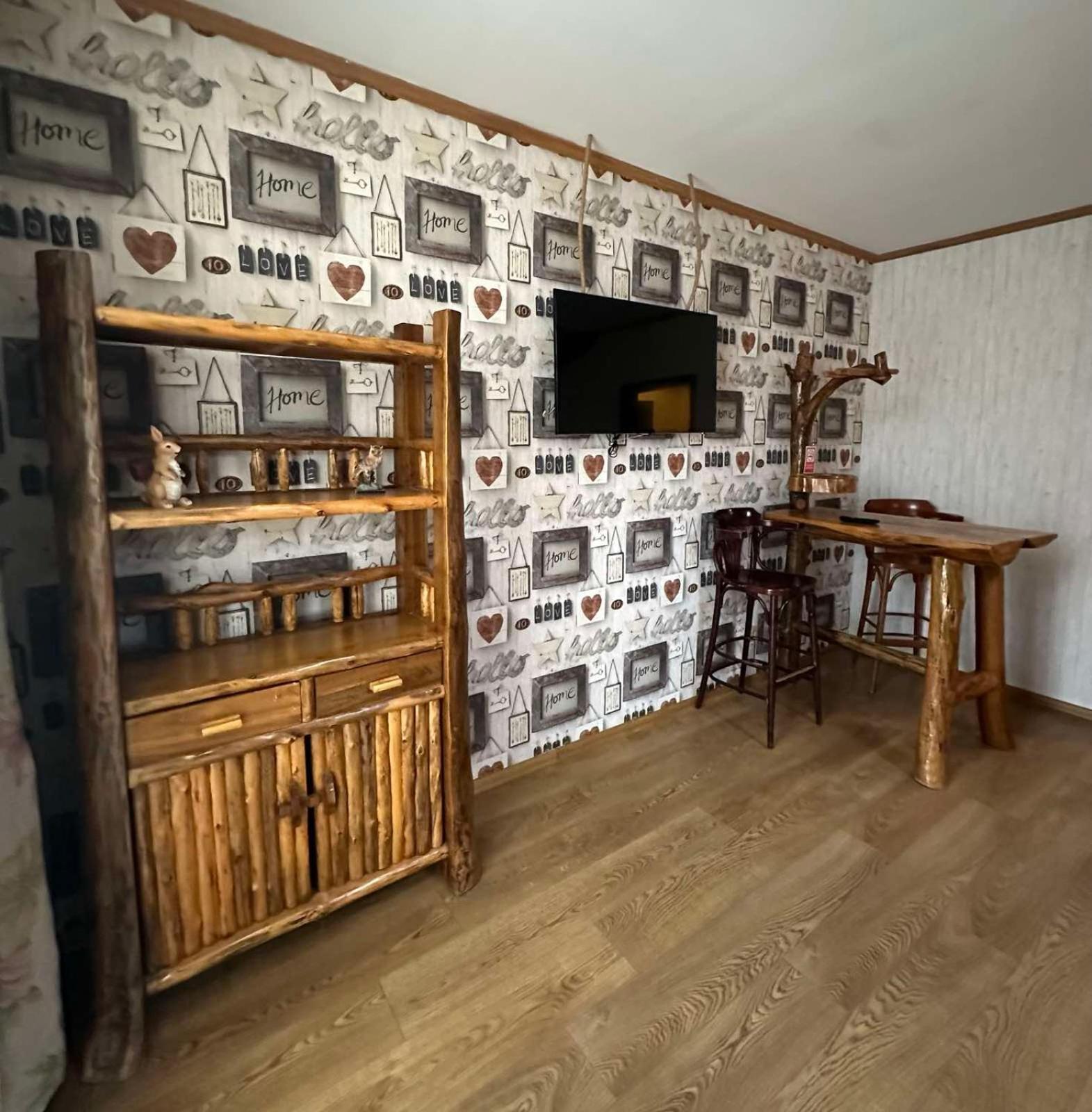 Готель-Ресторан Chalet ビーラ・ツェールクヴァ エクステリア 写真