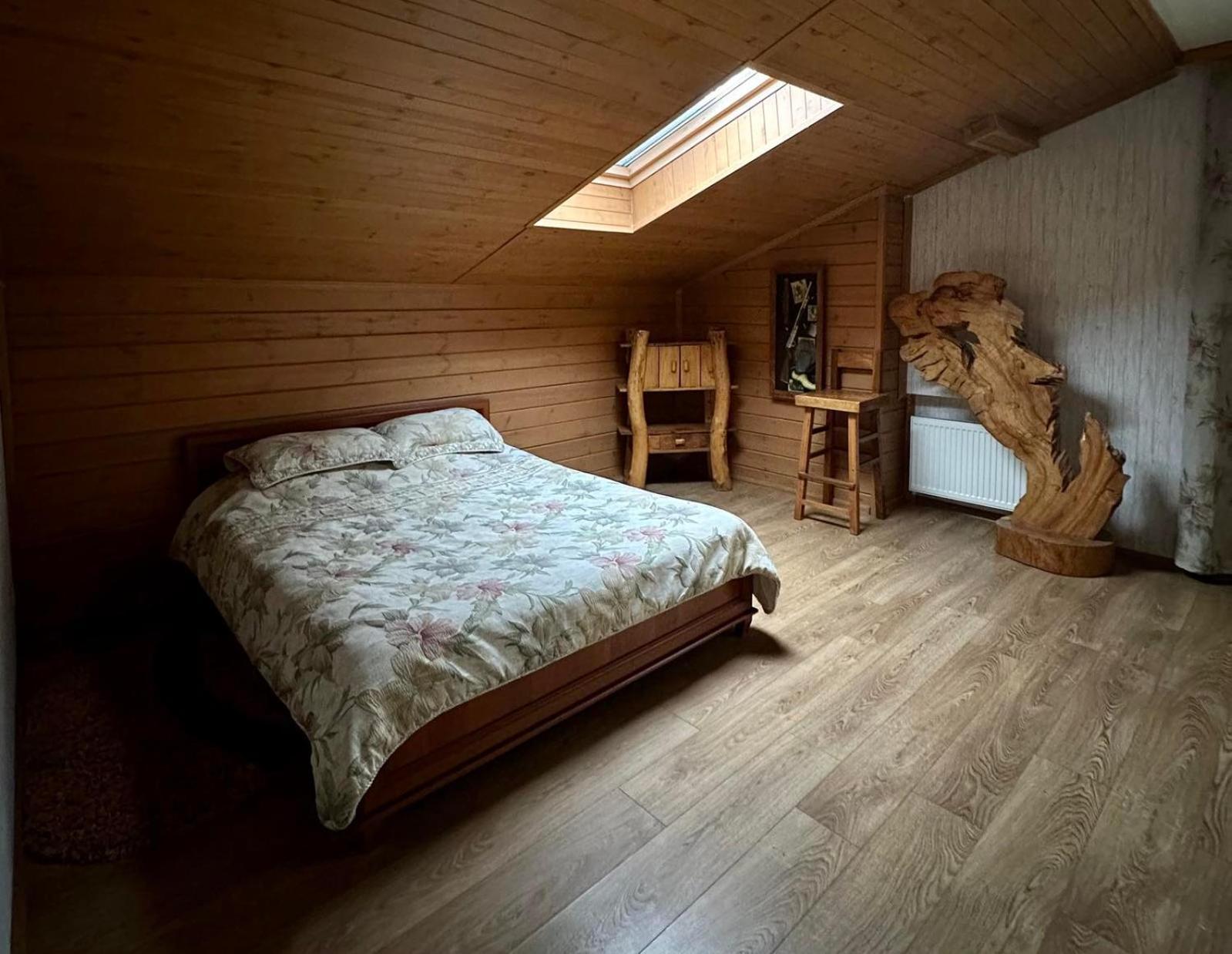 Готель-Ресторан Chalet ビーラ・ツェールクヴァ エクステリア 写真