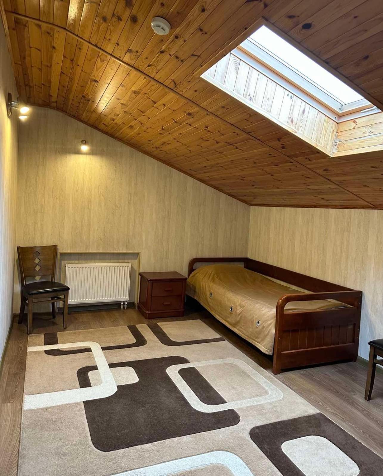 Готель-Ресторан Chalet ビーラ・ツェールクヴァ エクステリア 写真